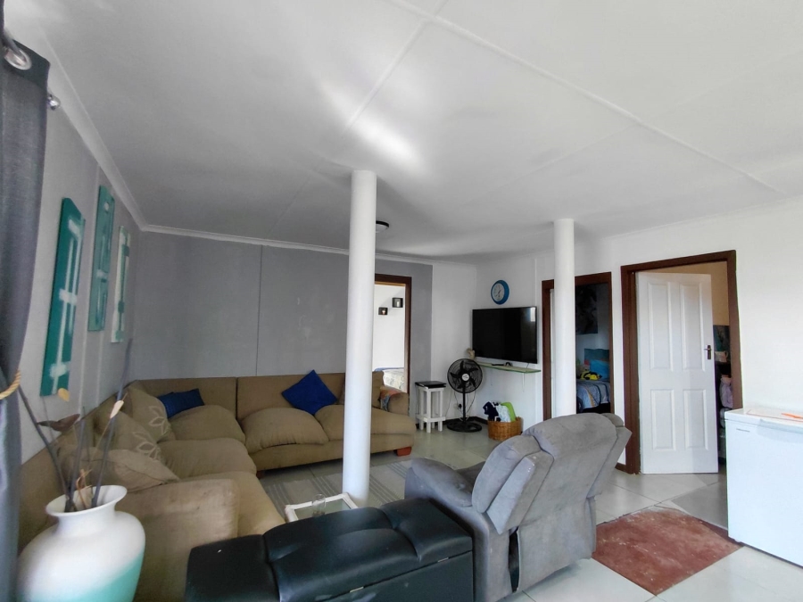 5 Bedroom Property for Sale in C Place Eastern Cape